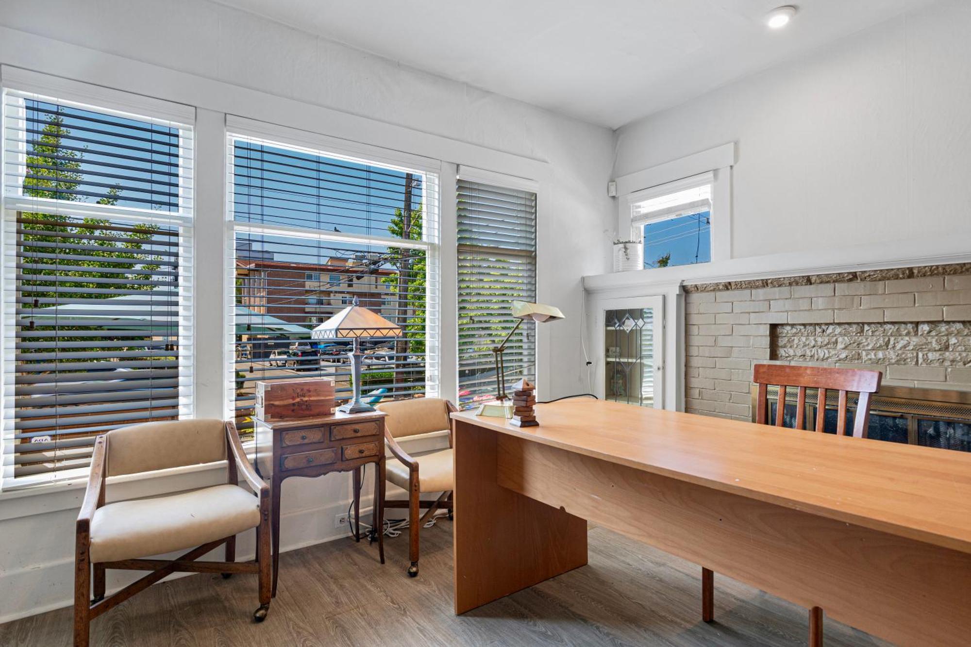 Vintage 3 Bedroom In Prime Eastlake With Private Parking Hébergement de vacances